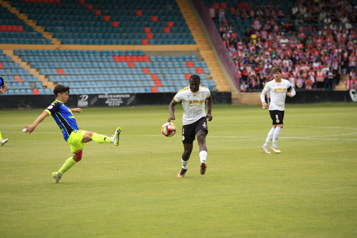 El Salamanca UDS-Atlético Tordesillas, en imágenes