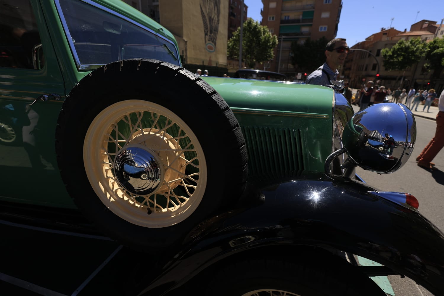 Los vehículos antiguos recorren Salamanca a favor de las Hermanitas de los Pobres