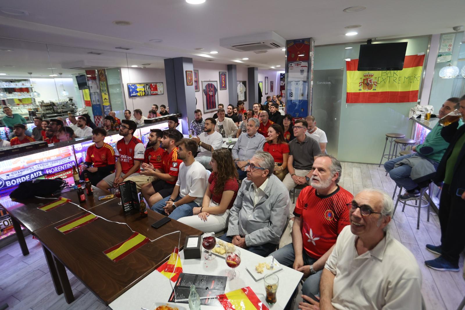 Así viven los salmantinos el España - Italia