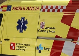 Foto de archivo de una ambulancia del Sacyl