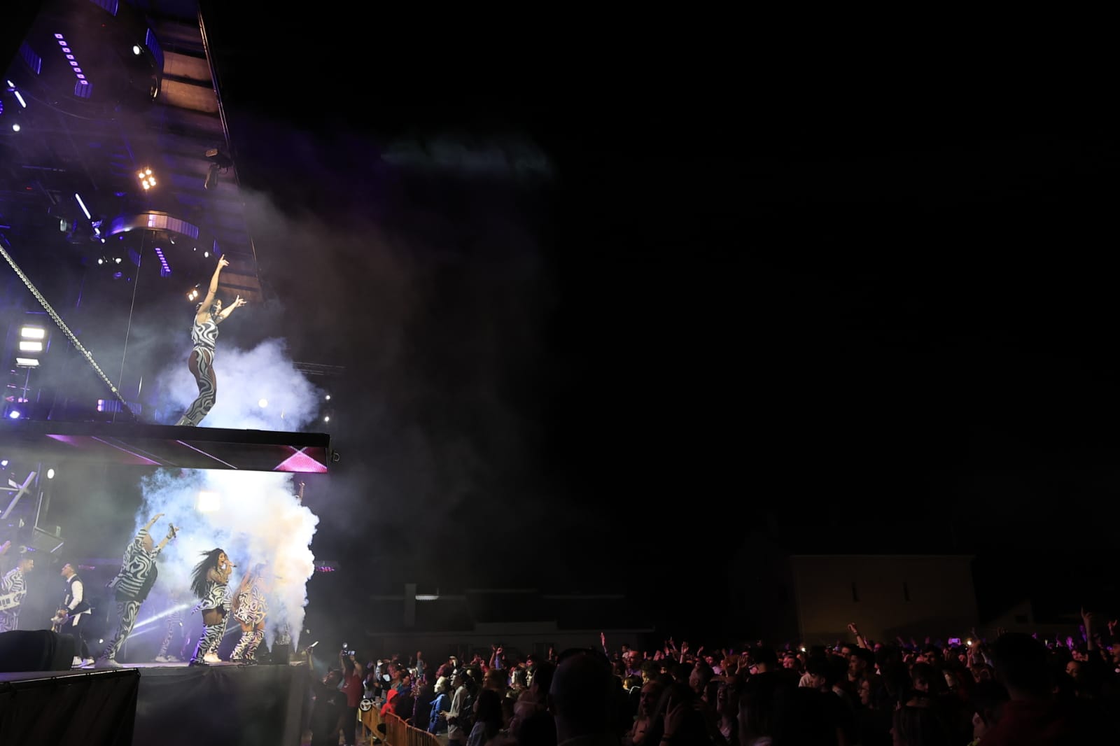 La actuación de Panorama en Castellanos de Villiquera, en imágenes