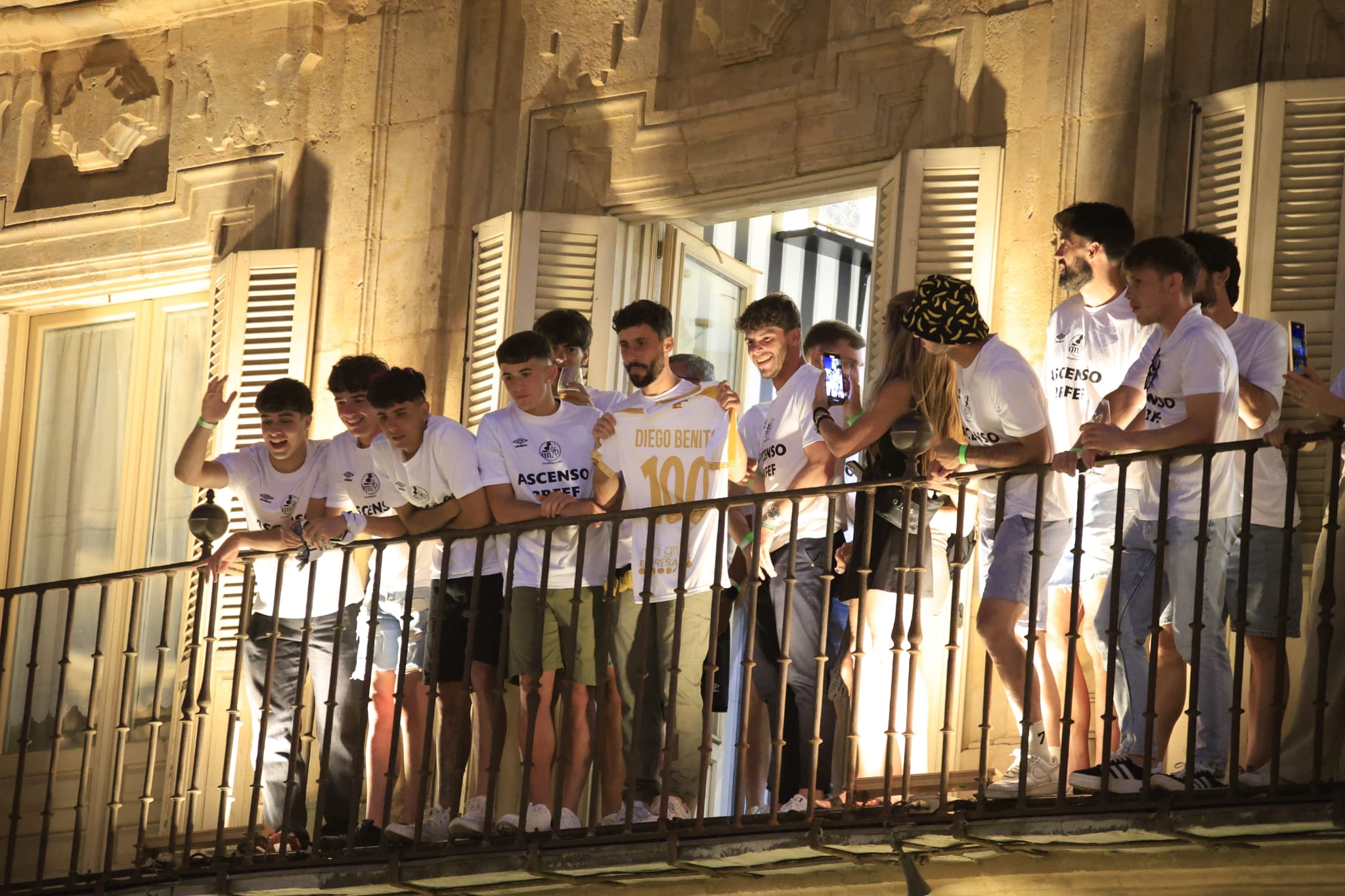 Del Helmántico a la Plaza Mayor, así se celebra el ascenso