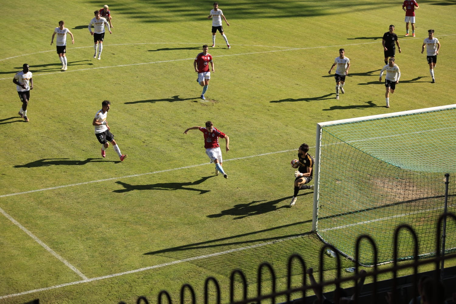 Del penalti de Amaro parado por Villanueva a los dos palos finales