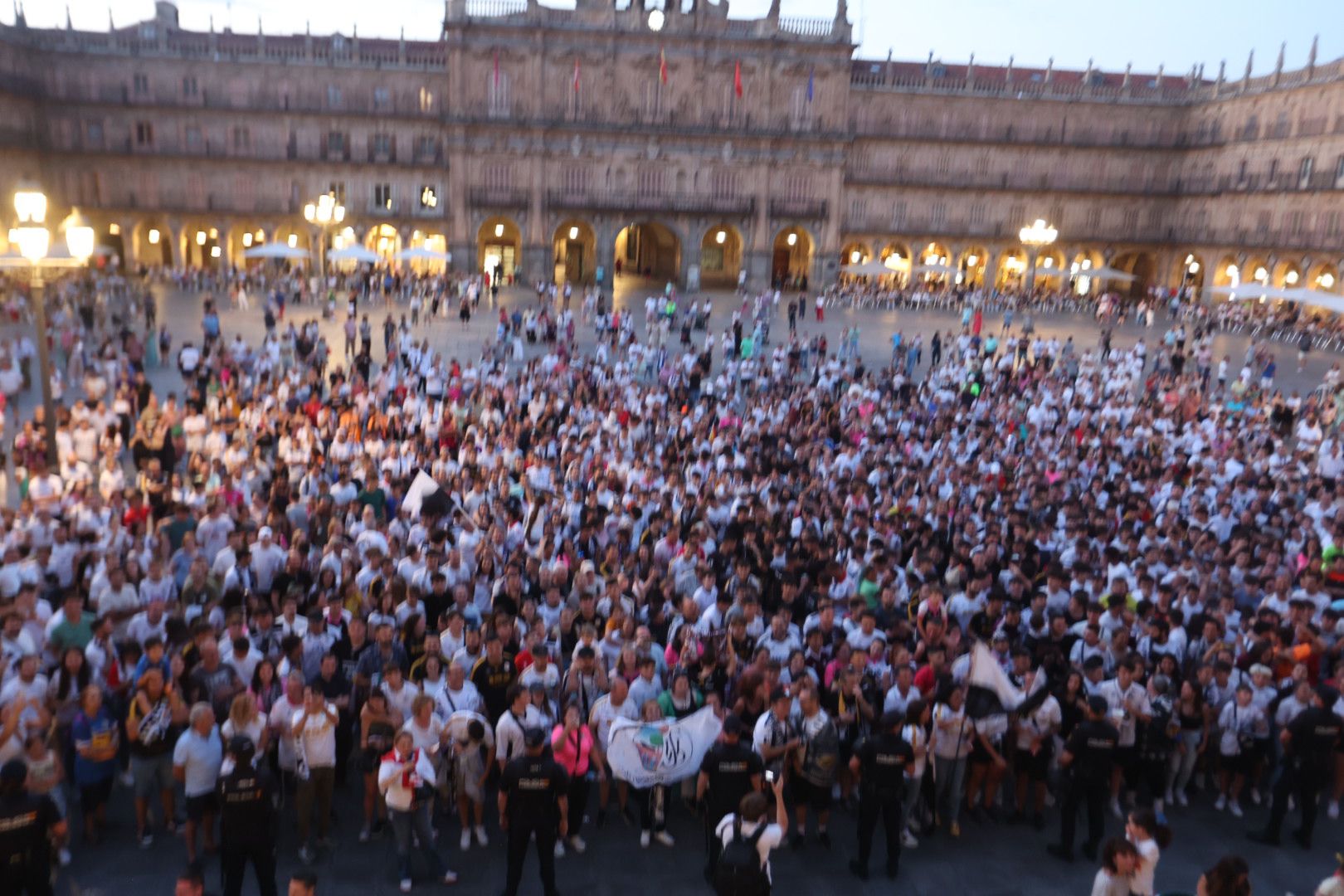 Del Helmántico a la Plaza Mayor, así se celebra el ascenso