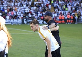 Jehu Chiapas celebra el ascenso junto a Germán Fassani