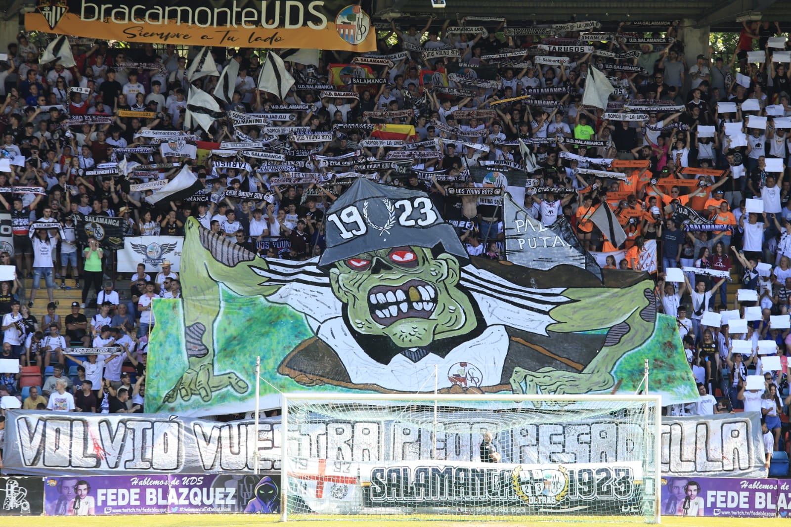 La grada del Helmántico, en la final por el ascenso a Segunda RFEF