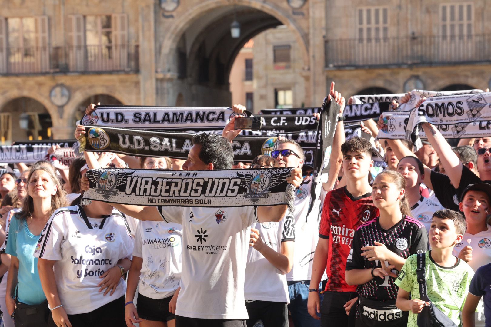 El Salamanca UDS ofrece su ascenso a la ciudad en el Ayuntamiento