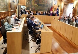 Votación esta mañana en el pleno de la Diputación de León.