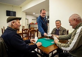 Ricardo Arnal dueño del bar en Sepulcro Hilario