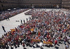 Afición de la selección española en la Plaza Mayor.