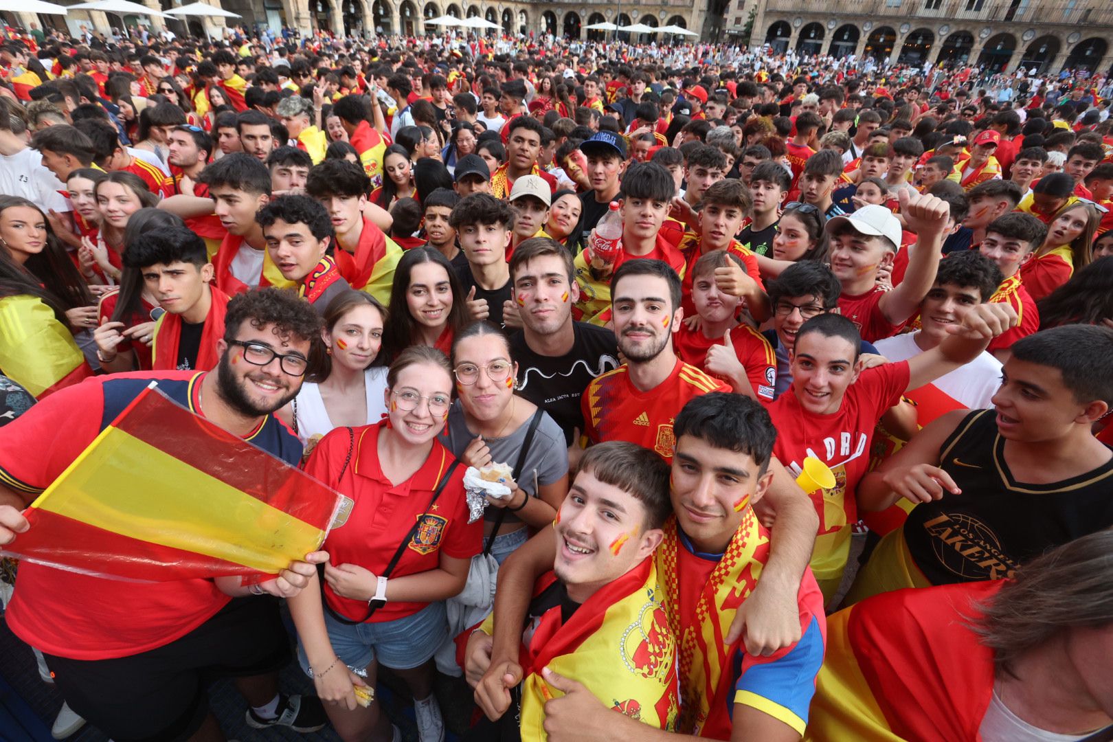 La Plaza Mayor espera la victoria de La Roja