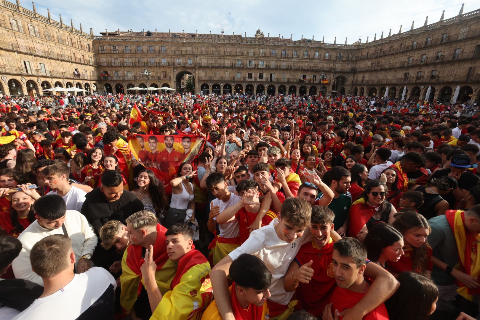 La Plaza Mayor espera la victoria de La Roja