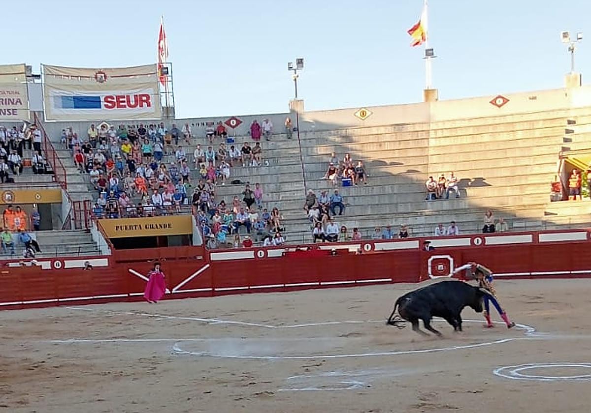 Ismael Martín, en la suerte de banderillas