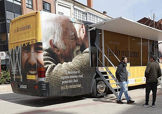 Autobús informativo del Ingreso Mínimo Vital.