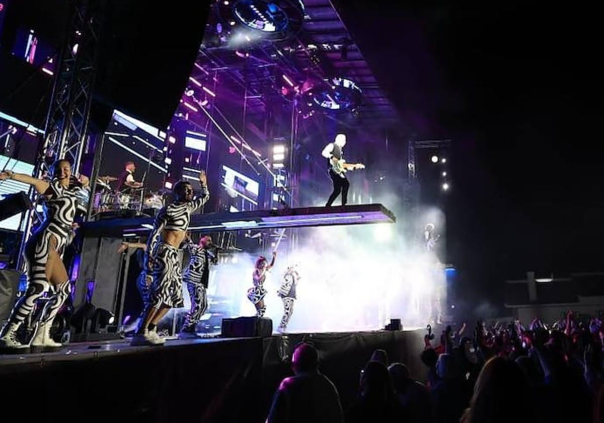 Reciente actuación de la orquesta en Castellanos de Villiquera en Salamanca.
