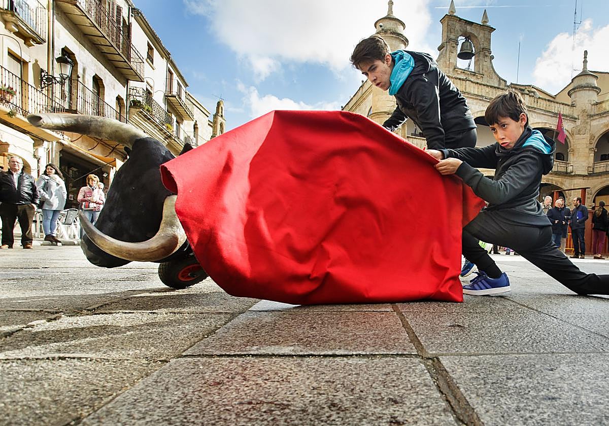 Exhibición de los alumnos de la Escuela de Tauromaquía de Salamanca en Ciudad Rodrigo.