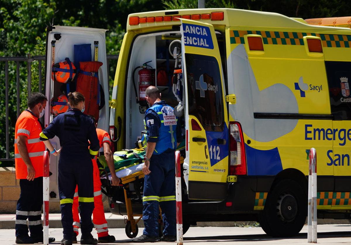 Una ambulancia en Salamanca, en una imagen de archivo.