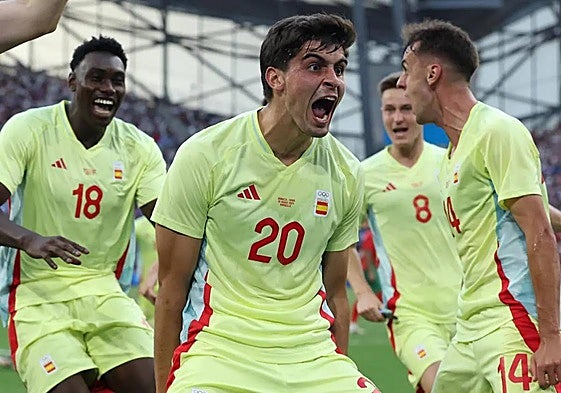 Juanlu celebra el gol que ha supuesto el 1-2 definitivo.