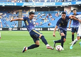 Un momento del partido disputado en Riazor.