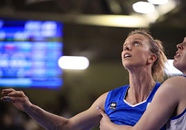 Laura Gil, jugadora de Perfumerías Avenida