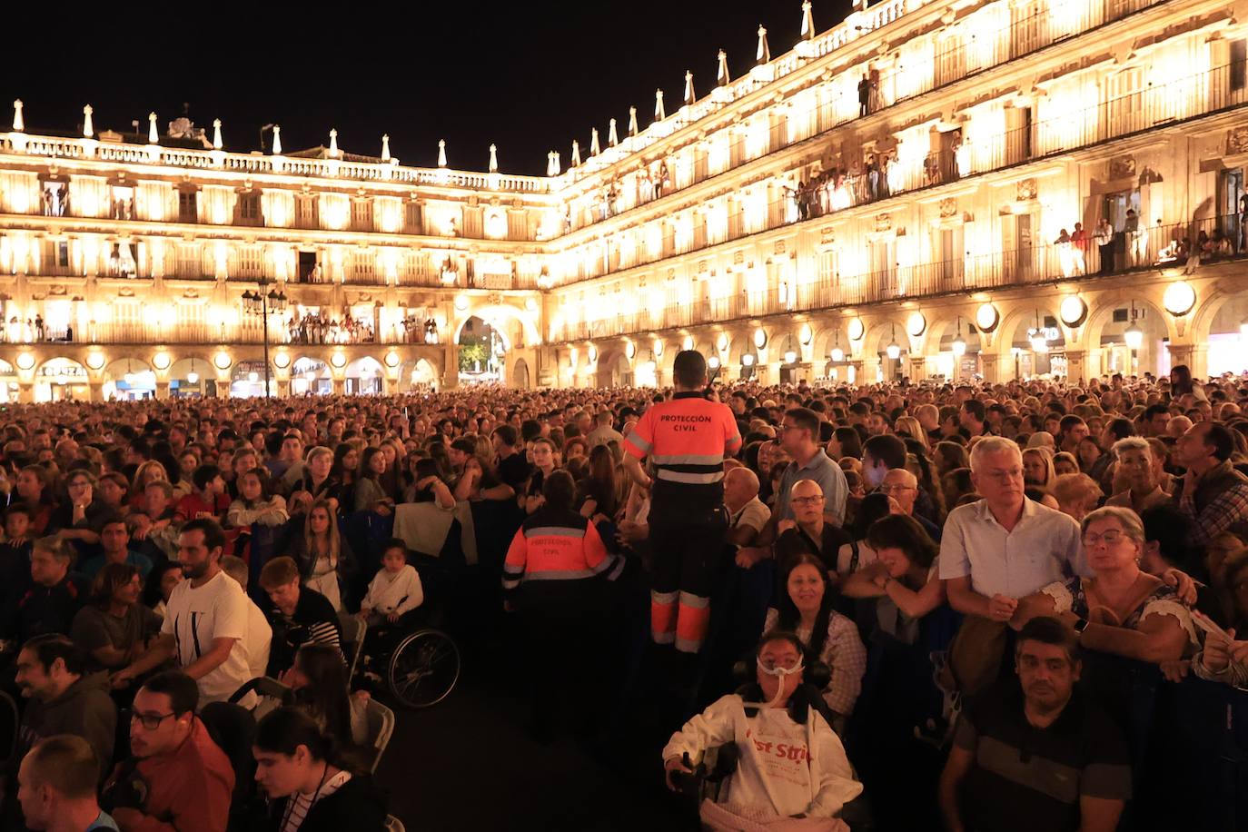 El multitudinario concierto de Camela en Salamanca, en imagenes