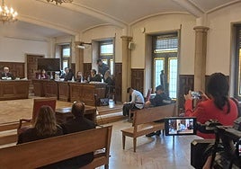 El acusado en la primera sesión