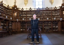 Ferran Adrià atendiendo a los medios