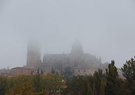 Las Catedrales, 'invisibles' esta mañana por las nieblas.