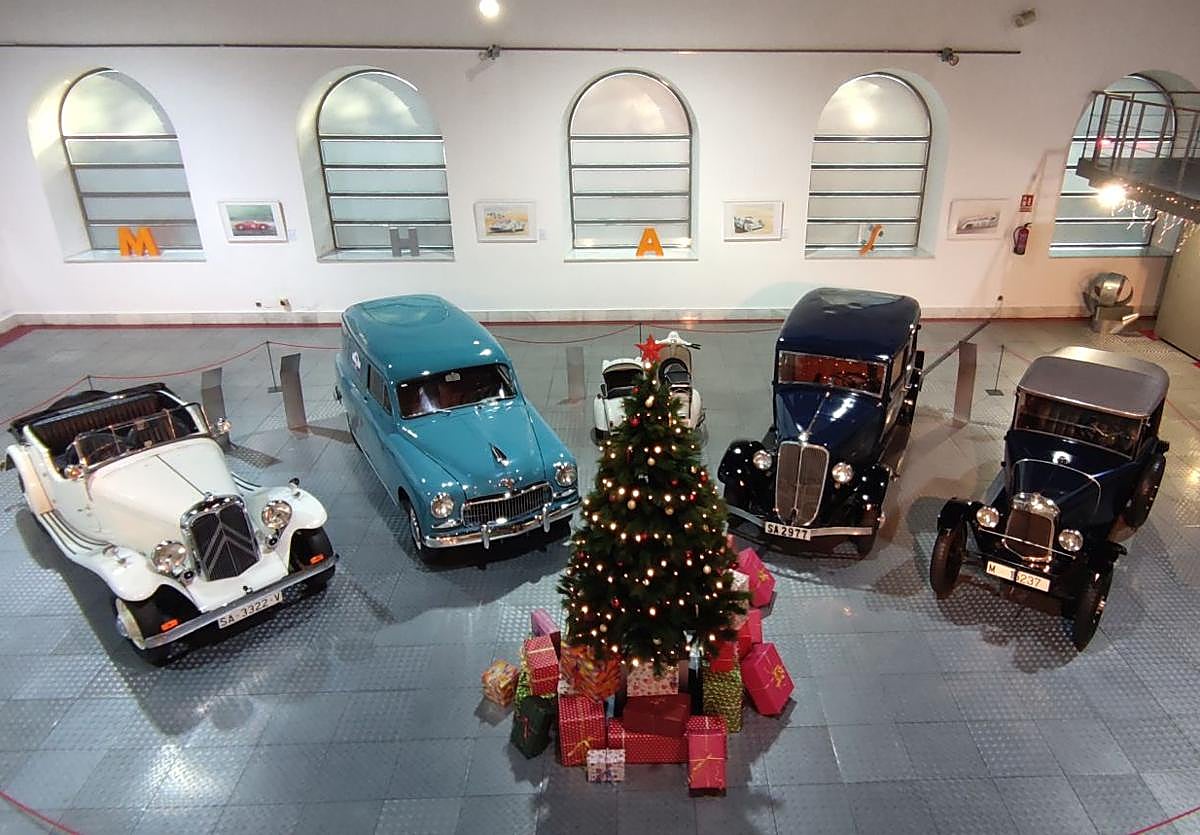 La Navidad ha llegado ya al Museo de Historia de la Automoción de Salamanca.