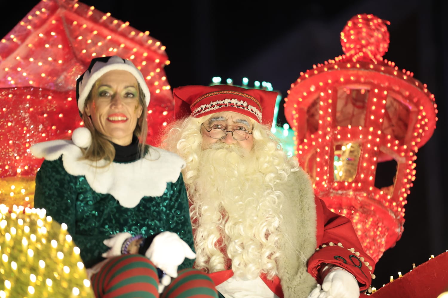 Papá Noel se deja ver en la Cabalgaza de Salamanca