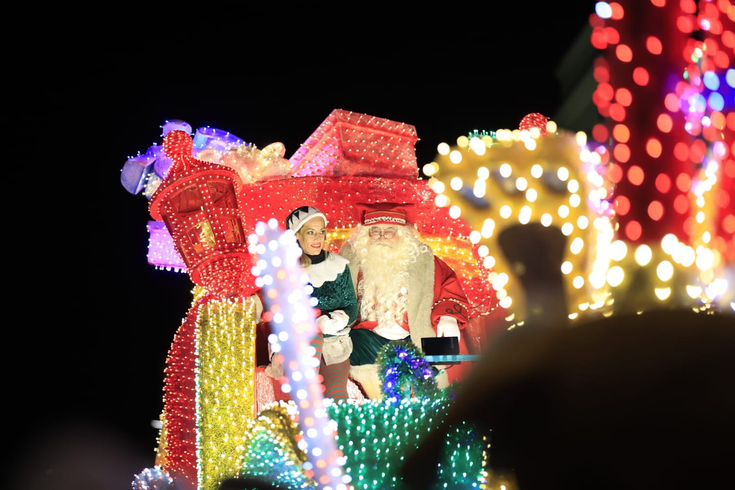 Papá Noel se deja ver en la Cabalgaza de Salamanca