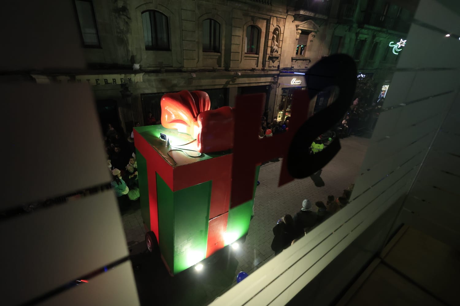 Papá Noel se deja ver en la Cabalgaza de Salamanca