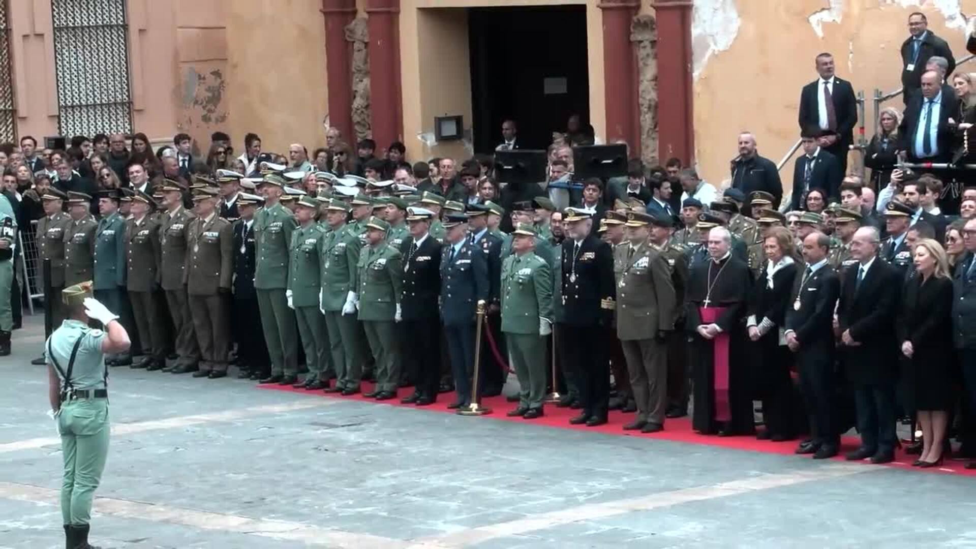 El desembarco de la Legión y traslado del Cristo de la Buena Muerte emocionan a Málaga