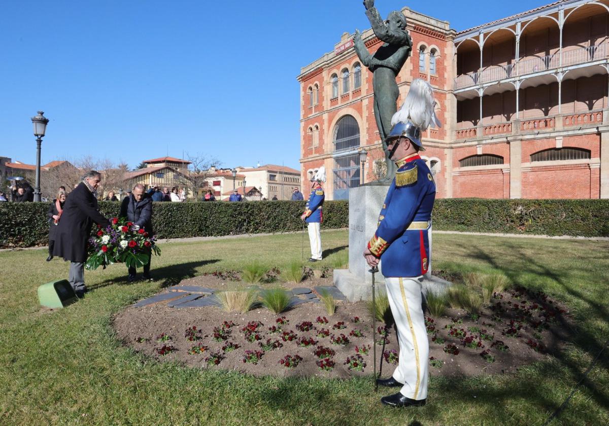 Homenaje al matador de toros Julio Robles.