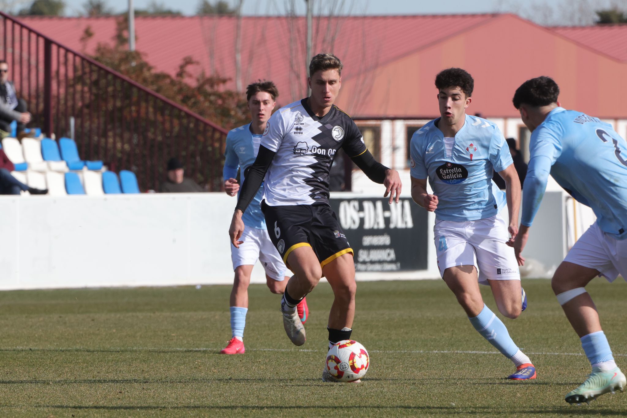 El partido entre el Unionistas y el Celta B, en imágenes