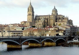 El Tormes y la torre de la Catedral de Salamanca en una imagen de archivo