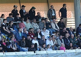 Foto del palco en el partido de Unionistas de Salamanca y el CD Lugo