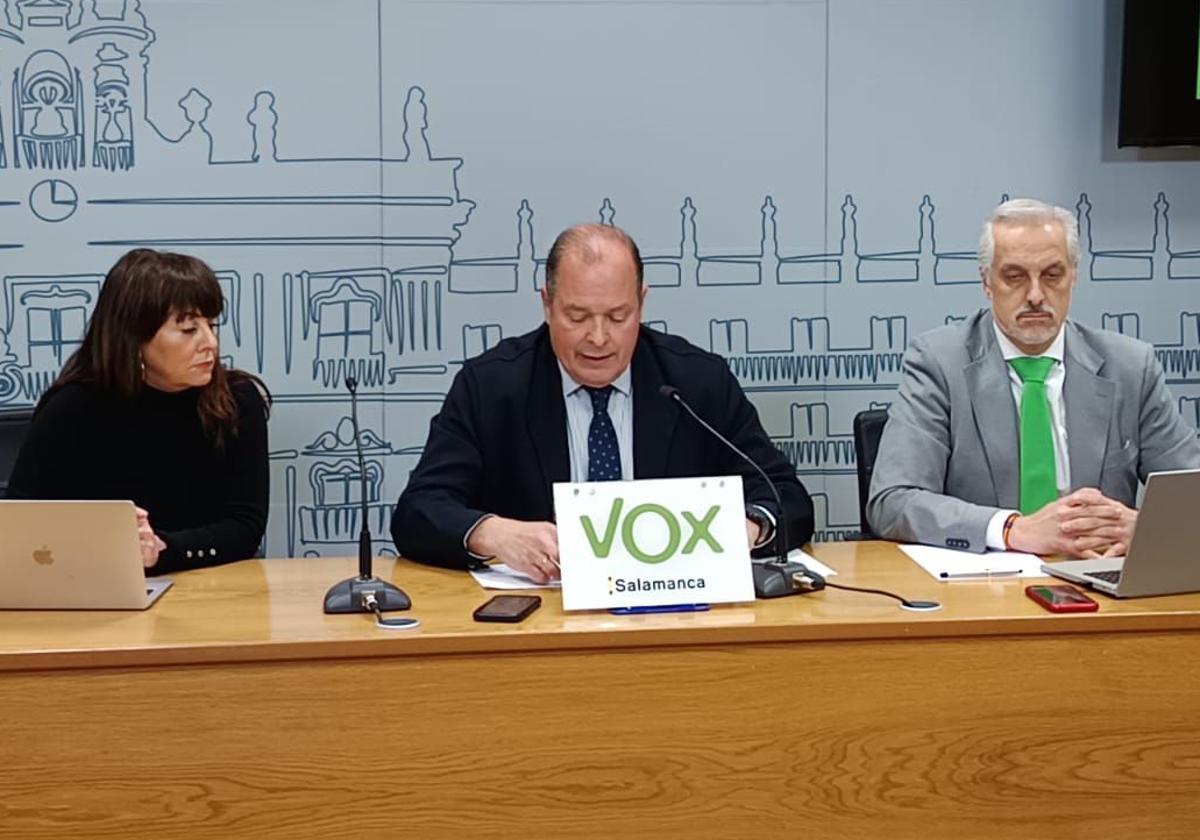 Los tres concejales de Vox en el Ayuntamiento de Salamanca.