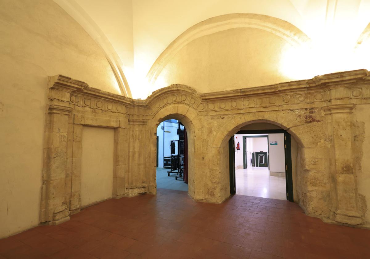 Un recorrido por los rincones del Teatro Liceo de Salamanca, envueltos por las ruinas de un convento del S.XVIII