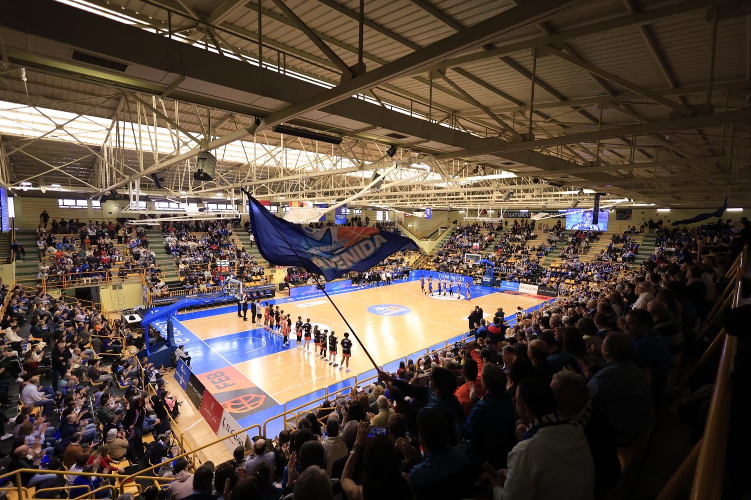 Victoria de campeón de Perfumerías Avenida frente a Valencia Basket