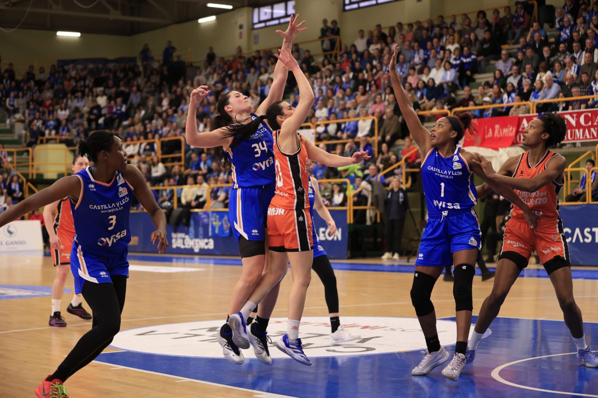 Victoria de campeón de Perfumerías Avenida frente a Valencia Basket