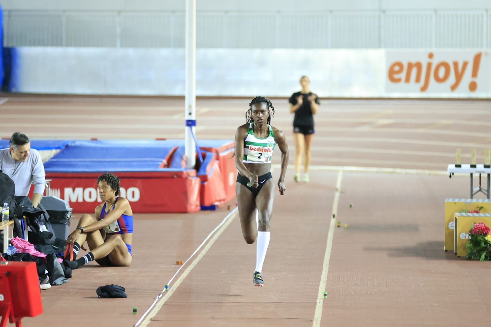 En imágenes, el I Trofeo de Atletismo Ciudad de Salamanca en Pista Cubierta