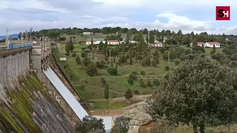 El embalse de Santa Teresa abre compuertas tras el paso de Jana