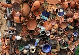 Parte del mural que María Marlen y Mario Valle Bueno están elaborando en Las Casas del Conde.