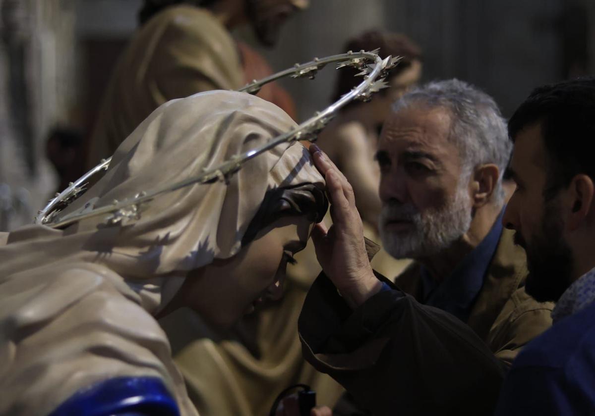 «Sentir con las manos», una jornada para acercar la Semana Santa a través del tacto