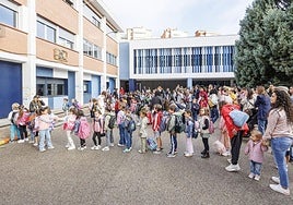 Alumnos en el regreso a las aulas.