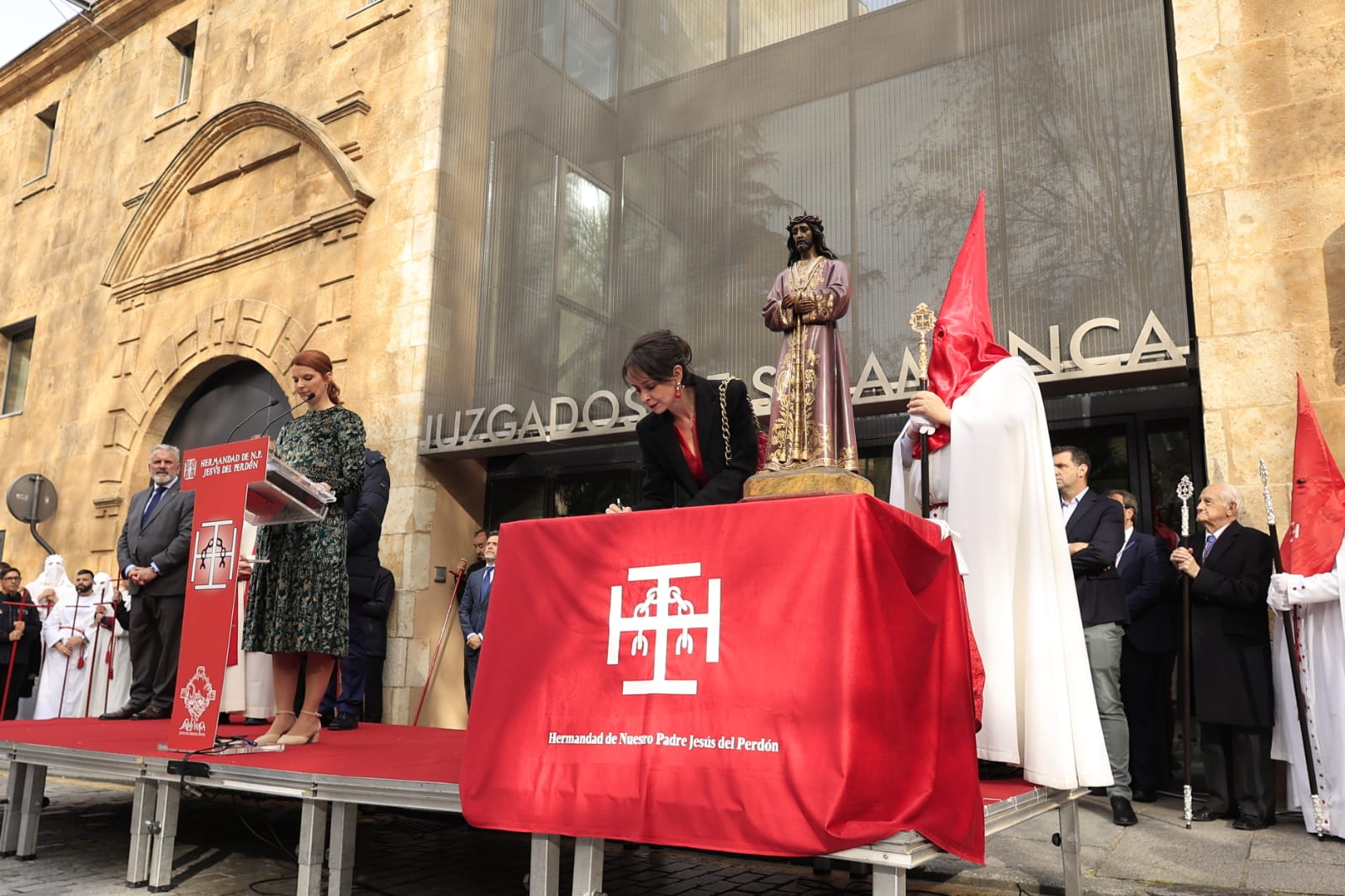 El nuevo paso de Jesús del Perdón se estrena sin indulto