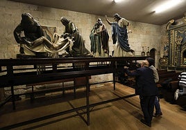 Las imágenes del montaje de los pasos de Semana Santa en Salamanca