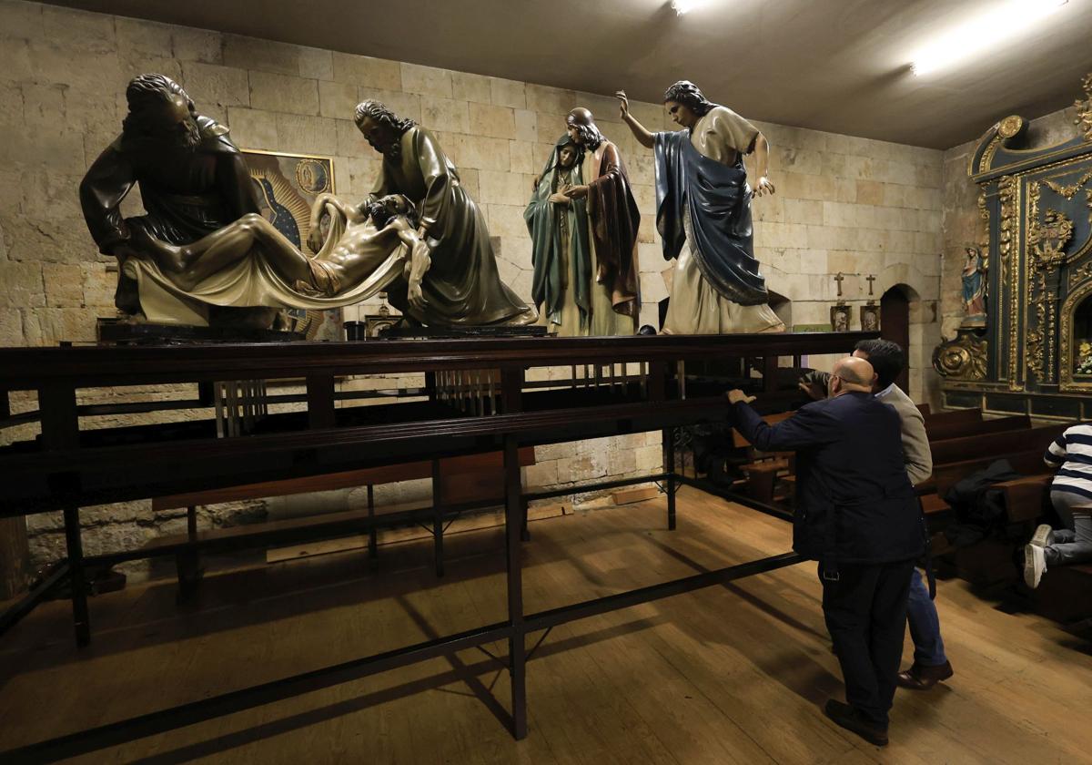 Las imágenes del montaje de los pasos de Semana Santa en Salamanca
