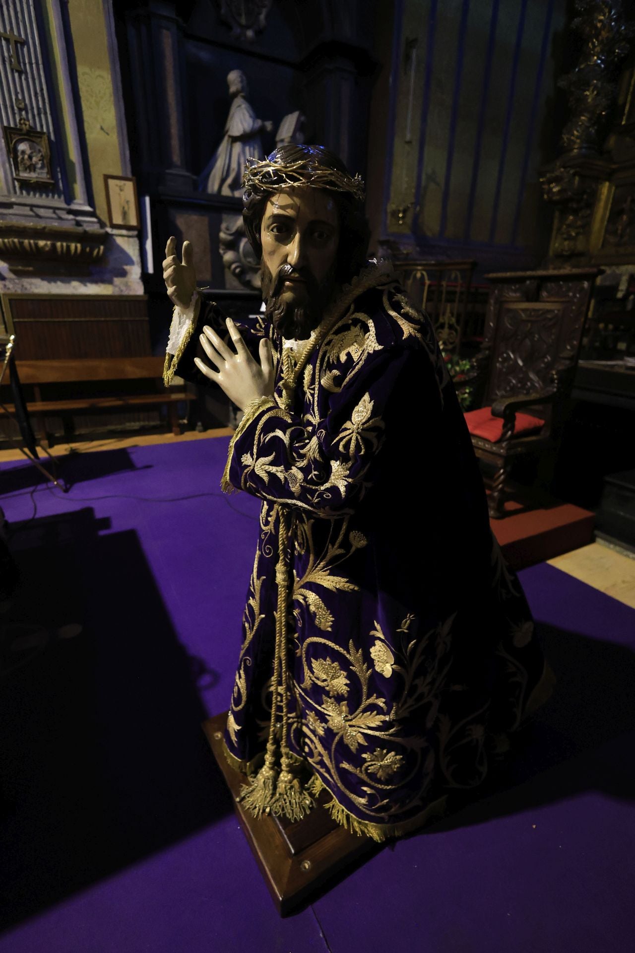 Las imágenes del montaje de los pasos de Semana Santa en Salamanca